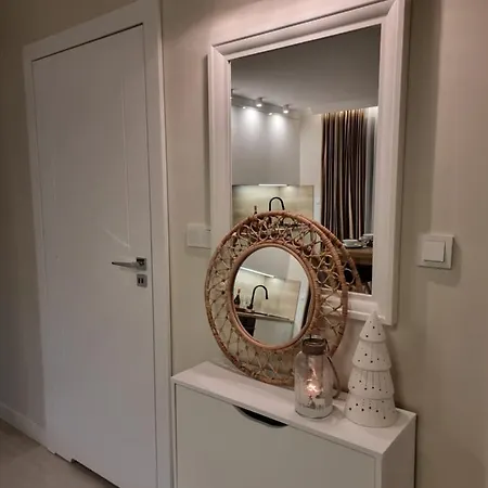 Apartment Odnowa Z Bezposrednim Widokiem Na Morze W Gardenia -
