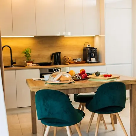 Apartment Odnowa Z Bezposrednim Widokiem Na Morze W Gardenia -